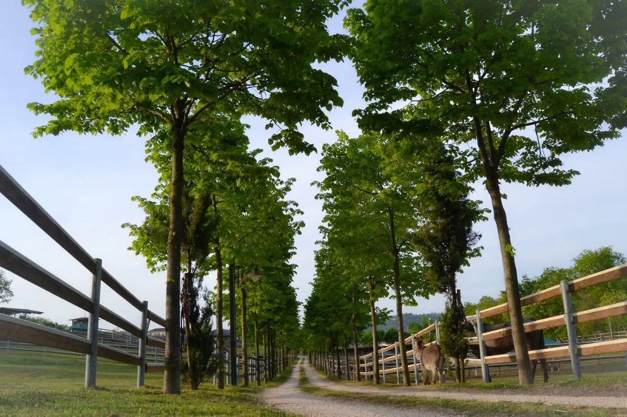 Pietra Cavalla - Ranch & Resort 波尔佩纳泽德尔加尔达